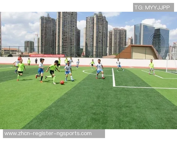 小学生足球拉球技巧教学视频助力孩子们提升球技与团队合作能力